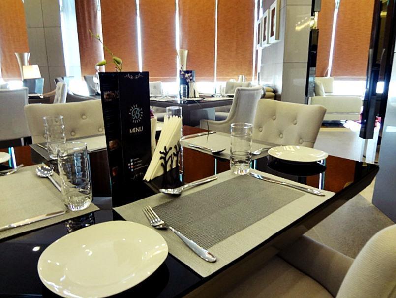 Royal Ambassador - Al Yal Suites Manama Exteriör bild